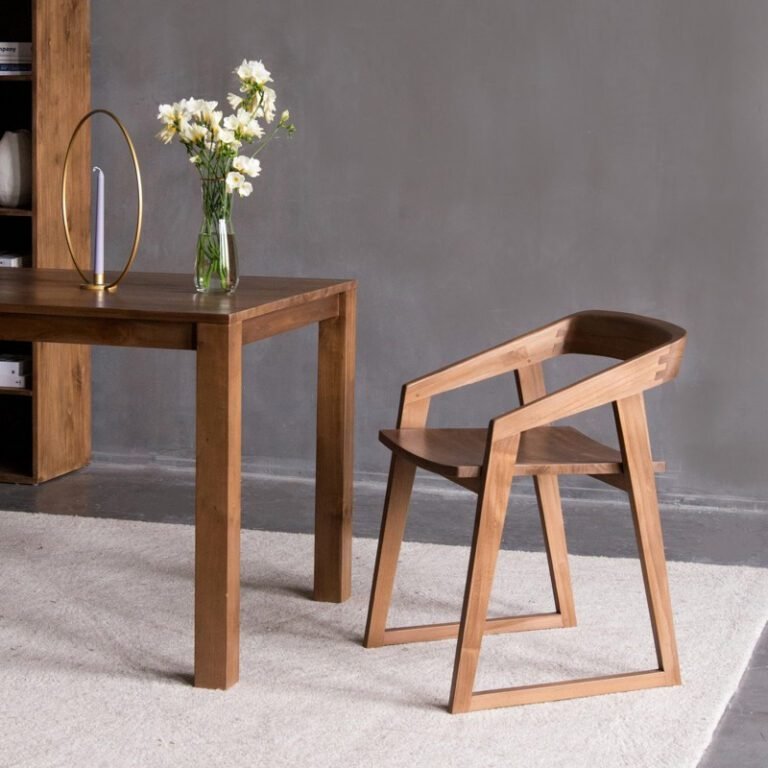 Experience 扶手餐椅