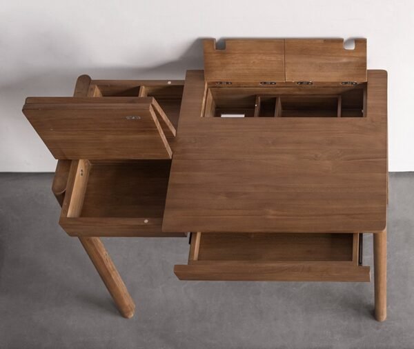 Circa Desk 07