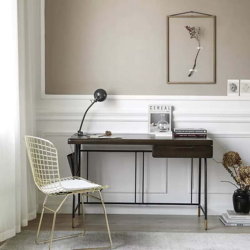 Mia Desk