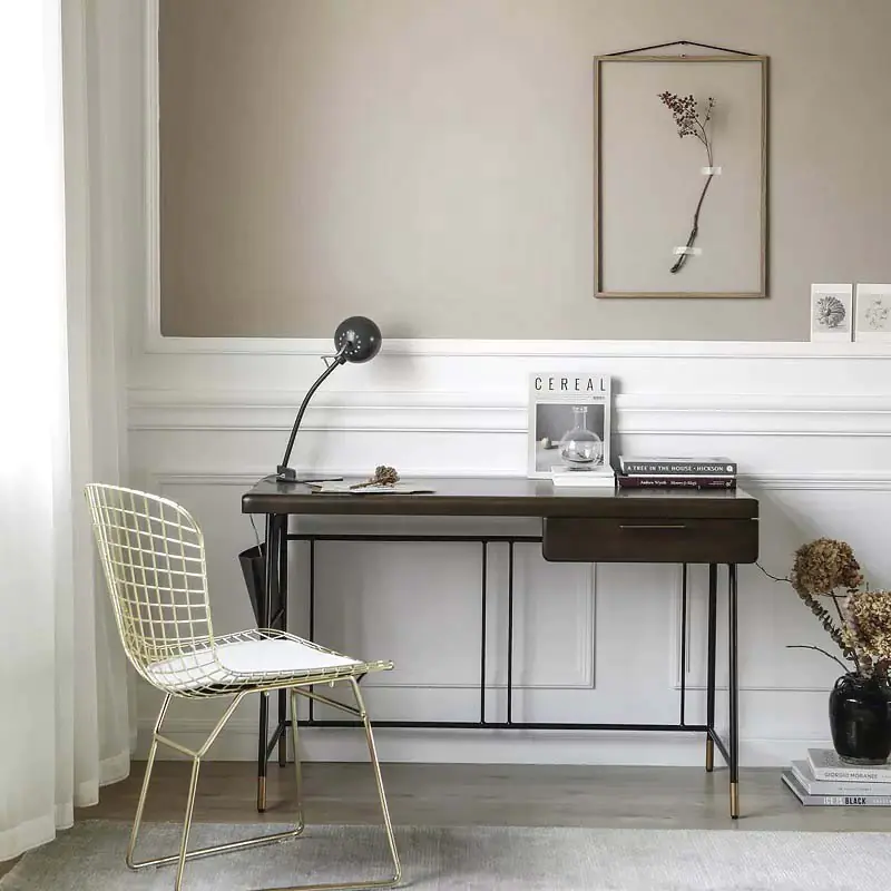 Mia Desk